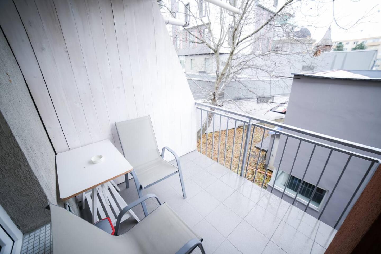 Apartment Comfort Hub Near Recovery Clinic *