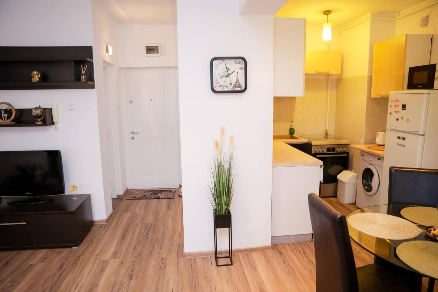 Comfort Hub Near Recovery Clinic Apartment
